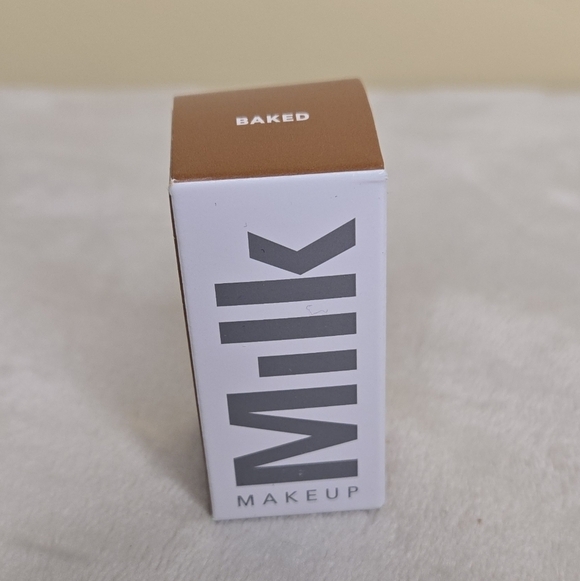 Milk Makeup (BAKED) Matte Cream Bronzer Stick 0.19 oz/5.7 g - Picture 8 of 13
